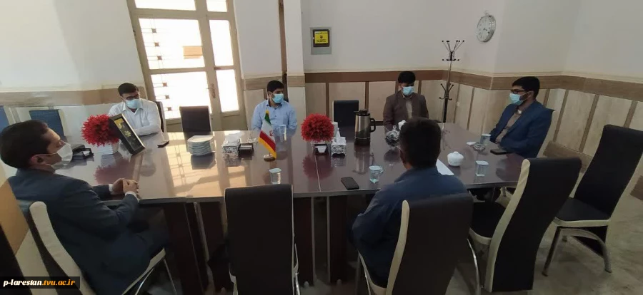 دیدار کارکنان آموزشکده فنی لارستان با شهردار و اعضای شورای اسلامی شهر خور به مناسبت هفته وحدت 3