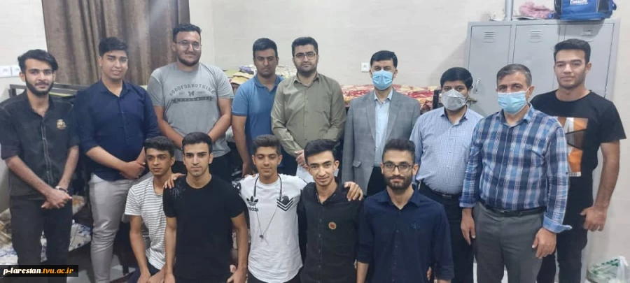 حضور ریاست آموزشکده به همراه استاد مشاور روانشناسی در خوابگاه دانشجویان آموزشکده فنی لارستان 4